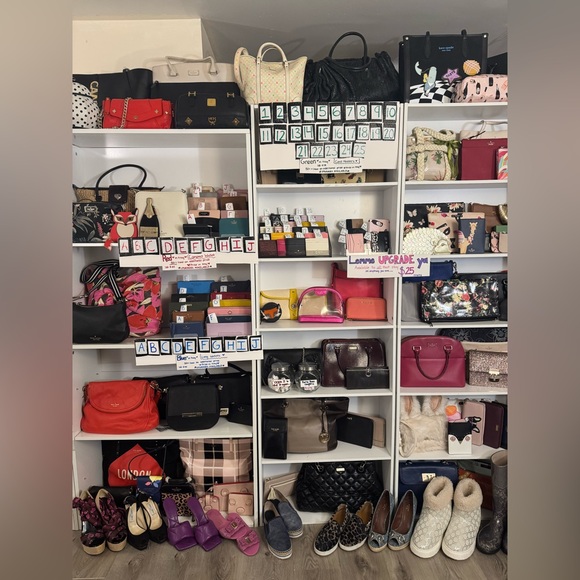 Handbags - stephposh is live